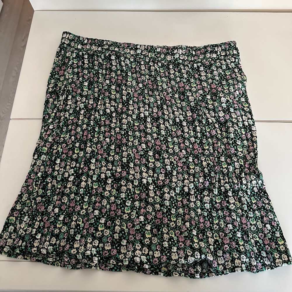 Green Floral Mini Skirt NEVER WORN Size XL